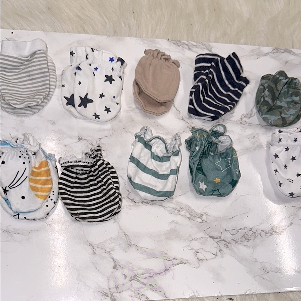 Assorted Baby Mittens Set - Picture 2 of 5